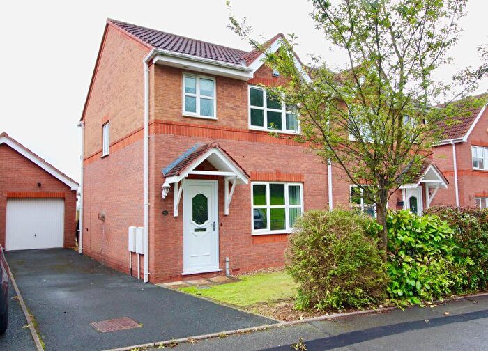 3 Bedroom Semi-Detached House To Rent In Hyacinth Road, Basford Park, Stoke On Trent, Staffordshire, ST4