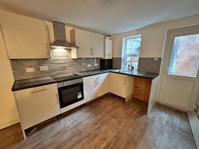 1 Bedroom Flat To Rent In Vicarage Road, Rochester, Kent, ME2