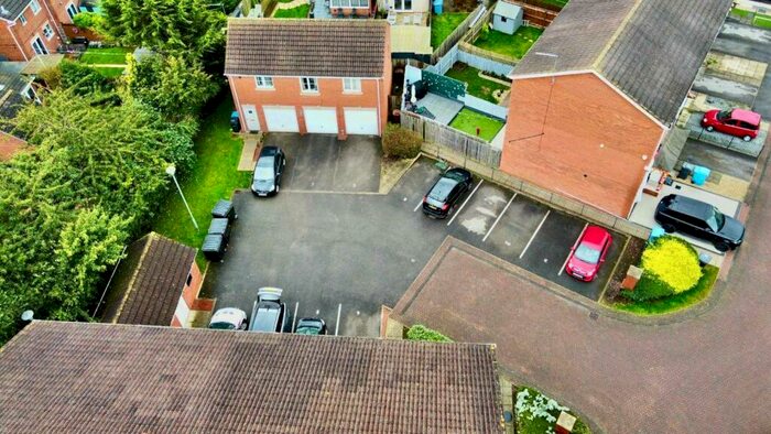 1 Bedroom Apartment For Sale In Woodheys Park, Kingswood, Hull, HU7