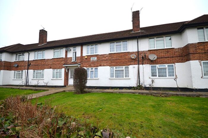 2 Bedroom Flat To Rent In Bellamy Drive, Stanmore, HA7