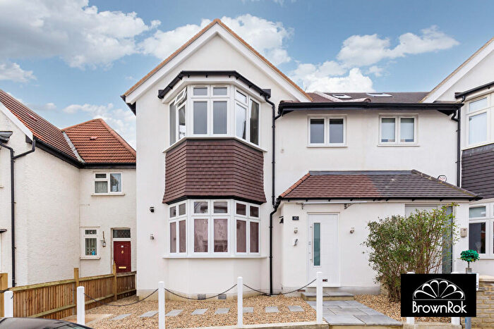 6 Bedroom Semi-Detached House For Sale In St. Johns Road, London, NW11