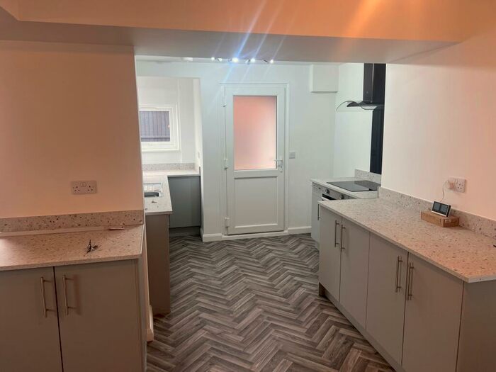 3 Bedroom Semi-Detached House To Rent In Lambley Avenue, Mansfield, NG18