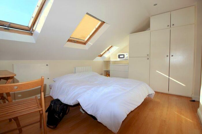 Flat To Rent In Cranbrook Park, Wood Green, N22