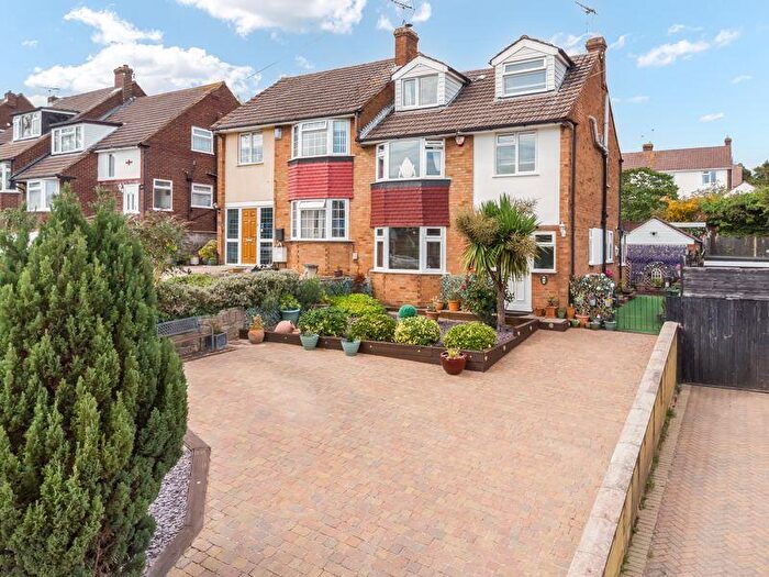 5 Bedroom Semi-Detached House For Sale In Cranfield Crescent, Cuffley, EN6