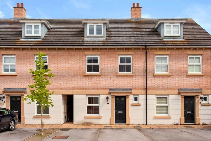 5 Bedroom Detached House To Rent In Fawcett Drive, Harrogate, North Yorkshire, HG1