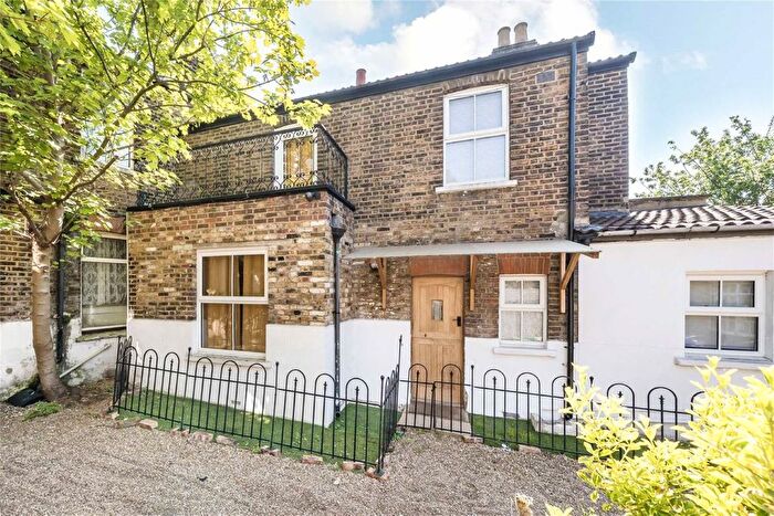 2 Bedroom Property For Sale In Danbrook Road, Sreatham, SW16