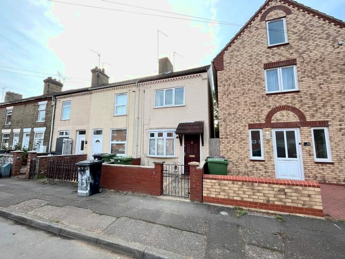 3 Bedroom End Of Terrace House To Rent In Holdich Street, Peterborough, PE3