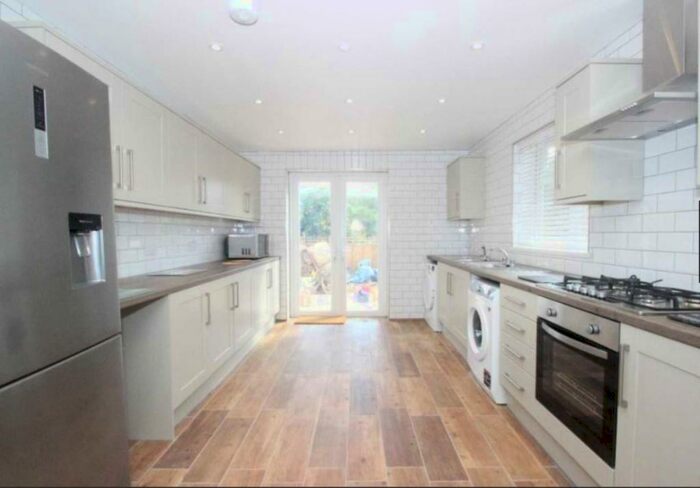 6 Bedroom House To Rent In Drove Acre Road, Oxford **Student Property **, OX4