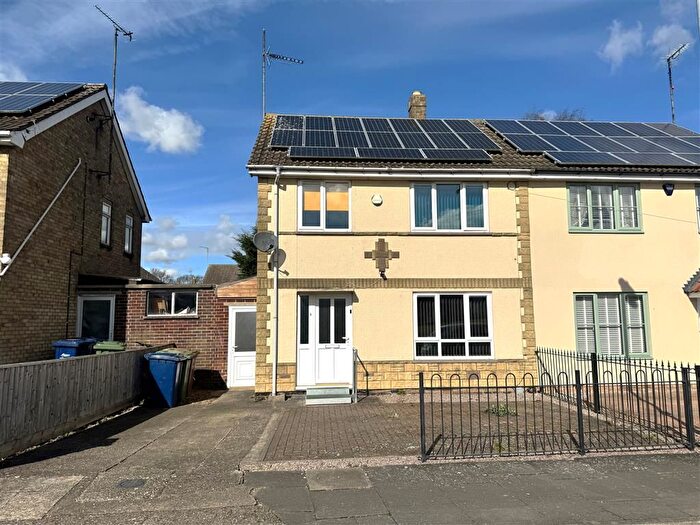 3 Bedroom Semi-Detached House To Rent In Coldhorn Crescent, Wisbech, PE13