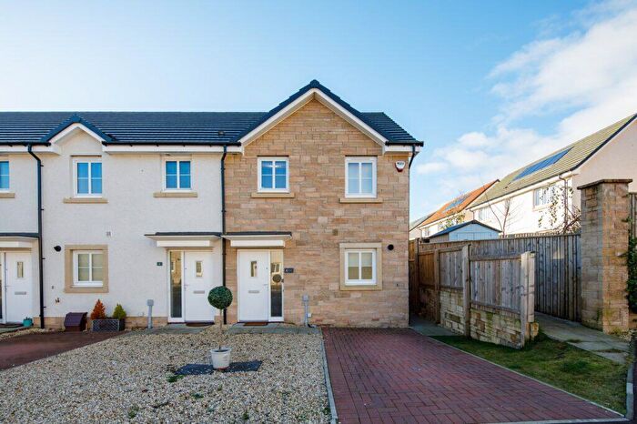 3 Bedroom End Of Terrace House For Sale In Sandstone Crescent, Thornliebank, G46