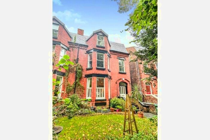 Studio To Rent In Sydenham Ave, L17