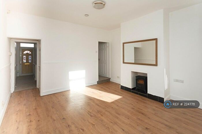 3 Bedroom Terraced House To Rent In Duke Street, Stoke-On-Trent, ST4