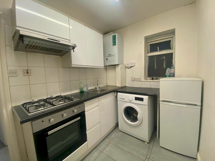 Studio To Rent In Wood End Green Road, Hayes, UB3