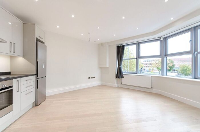 1 Bedroom Flat To Rent In Barnsbury Lane, Tolworth, Surbiton, KT5
