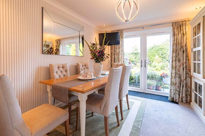 4 Bedroom Detached House For Sale In Elmers Park, Bletchley, Milton Keynes, MK3