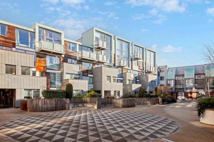 2 Bedroom Flat To Rent In Peacock Place, Highbury And Islington, N1