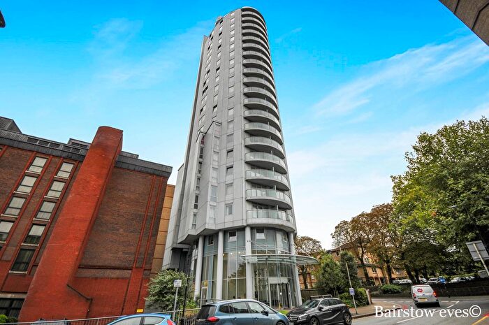 2 Bedroom Flat To Rent In Altyre Road, Croydon, CR0