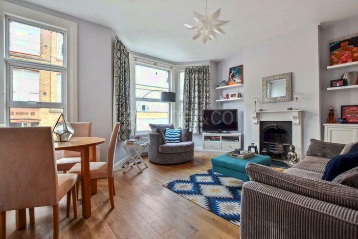 2 Bedroom Flat To Rent In Purves Road London, NW10