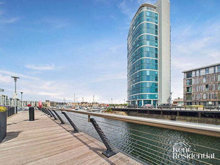 2 Bedroom Flat For Sale In Dock Head Road, Marina Point West, ME4