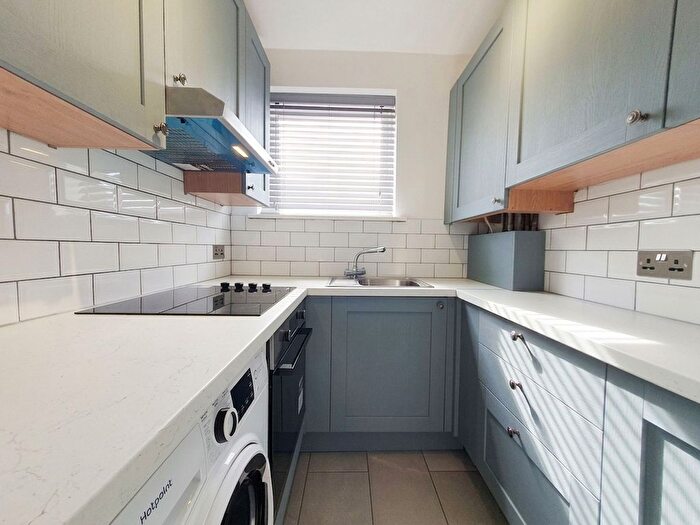 2 Bedroom Flat To Rent In Field End Road, Pinner, HA5