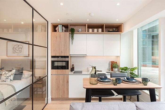 1 Bedroom Flat To Rent In Virginia House, Walton Street, Aylesbury, HP21