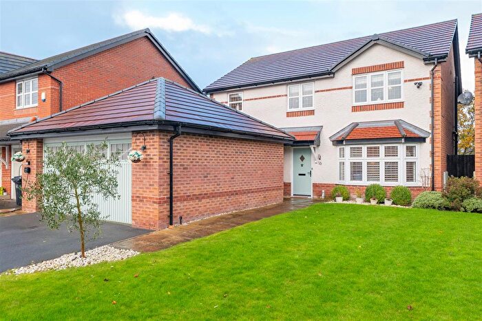 4 Bedroom Detached House For Sale In Willowbank Close, Farington Moss, Leyland, PR26