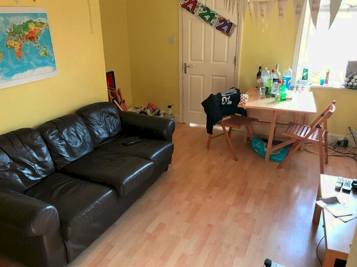 6 Bedroom Maisonette To Rent In &#pppw - Fern Avenue, Jesmond, NE2