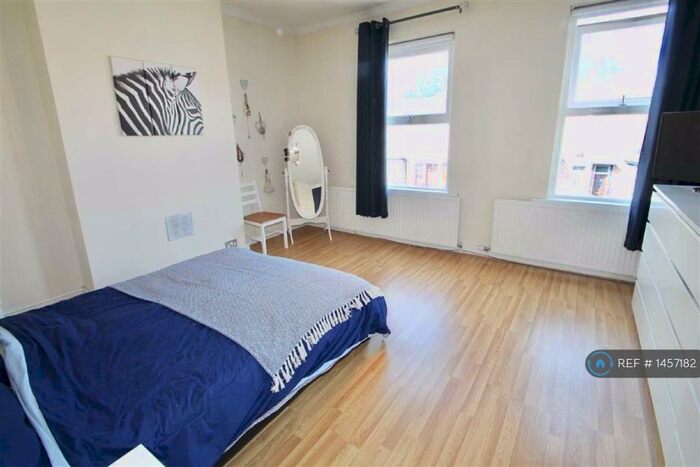 2 Bedroom Terraced House To Rent In Shakespeare Crescent, Eccles, Manchester, M30