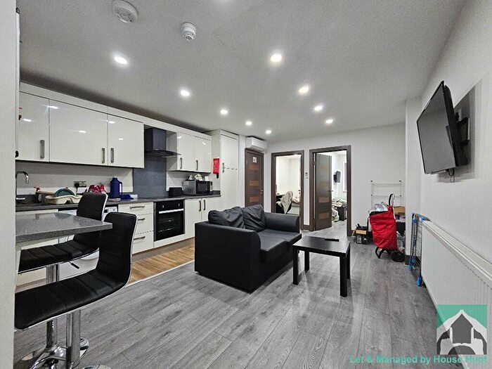 2 Bedroom Terraced House To Rent In Flat Bournbrook Road, Birmingham, B29