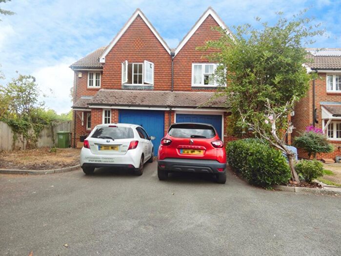 3 Bedroom House To Rent In Caraway Place, Wallington, SM6
