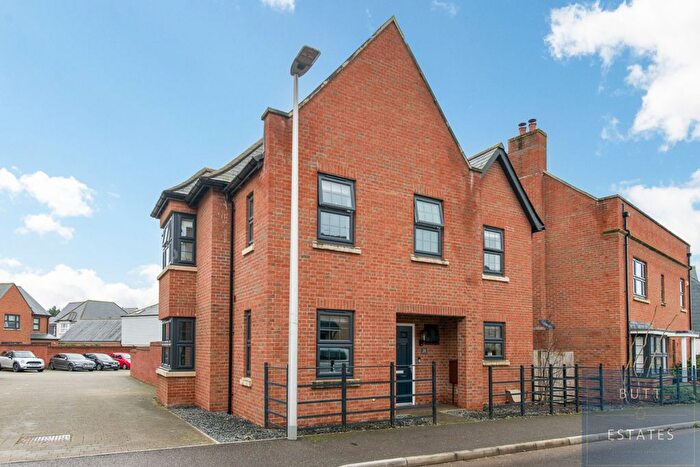 4 Bedroom Detached House For Sale In Dart Avenue, Exeter, EX2