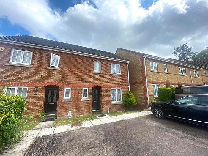 3 Bedroom Semi-Detached House For Sale In Hathaway Gardens, Basingstoke, Hampshire, RG24