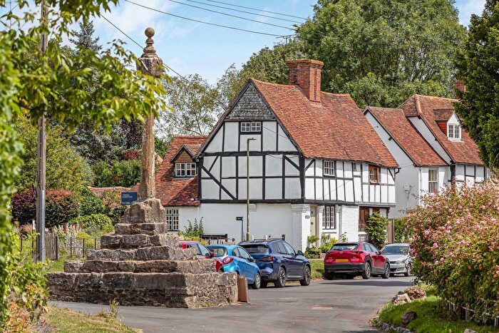 3 Bedroom Semi-Detached House For Sale In Main Road, East Hagbourne, OX11