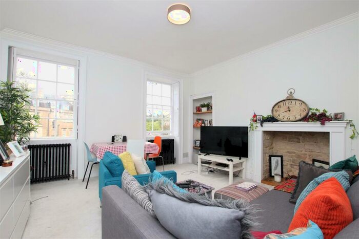 2 Bedroom Flat To Rent In Upper Church Street, Bath, BA1