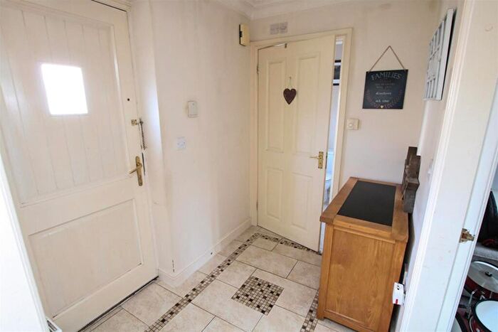 3 Bedroom Terraced House For Sale In Carisbrook Court, Arksey, Doncaster, DN5