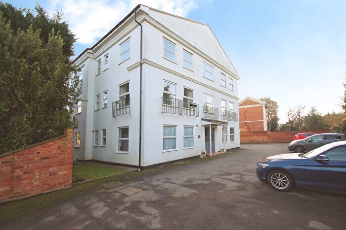 2 Bedroom Flat For Sale In Kenilworth Road, Leamington Spa, CV32