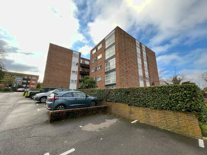 2 Bedroom Apartment To Rent In Kipling Court, Haywards Heath, RH16