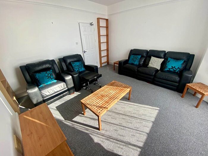 1 Bedroom Flat To Rent In Montpelier Terrace, Ffynone, Uplands, Swansea, SA1