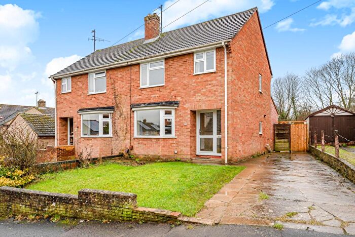 3 Bedroom Semi Detached House To Rent In South Lawn, Witney, OX28