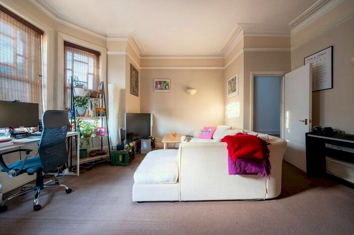 2 Bedroom Flat To Rent In York Road, Guildford, Guildford, GU1