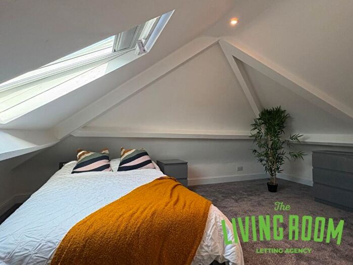 2 Bedroom Maisonette To Rent In Moy Road, Roath, Cardiff, CF24