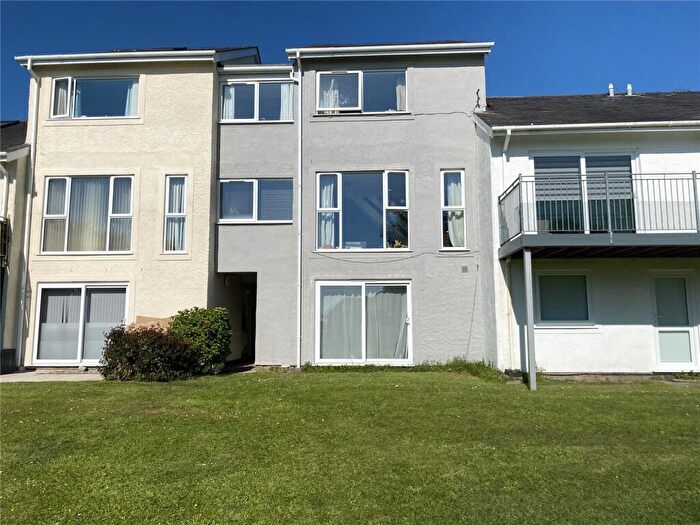 1 Bedroom Apartment For Sale In Ffordd Garnedd, Y Felinheli, Gwynedd, LL56