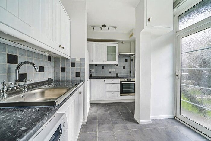 2 Bedroom Apartment To Rent In Eamont Street, London, NW8