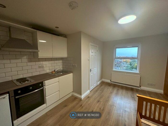 Studio To Rent In Mill Lane, London, NW6