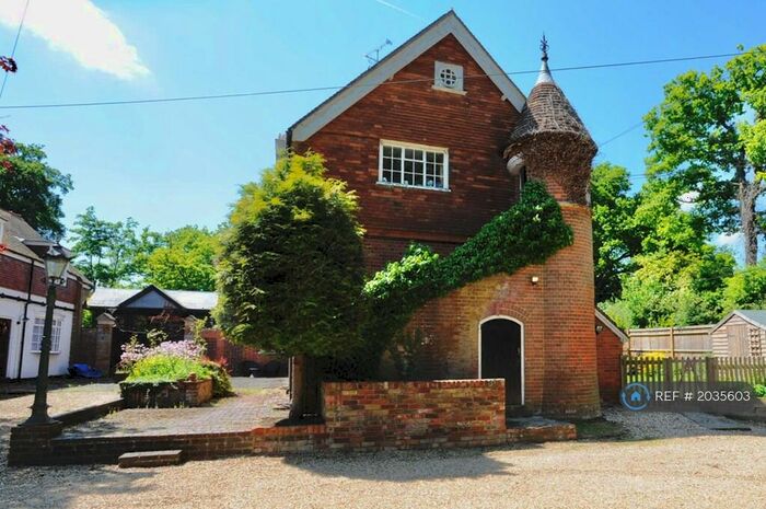 1 Bedroom Flat To Rent In Elmbridge Road, Cranleigh, GU6