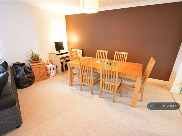 2 Bedroom Flat To Rent In Caspian Way, Purfleet, RM19