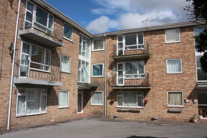 3 Bedroom Flat To Rent In Salisbury - Cleveland Flats, SP1