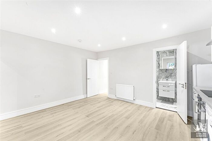 2 Bedroom Flat To Rent In Glyn Road, Clapton, Hackney, London, E5