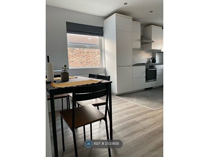 3 Bedroom Maisonette To Rent In Marian Road, London, SW16