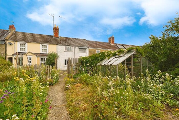 3 Bedroom Terraced House For Sale In The Fox, SN5